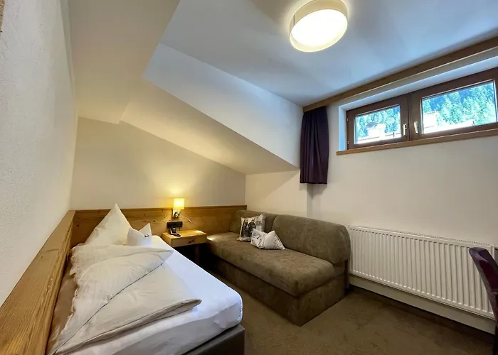 Haus Steffeler بيت ضيافة 3*