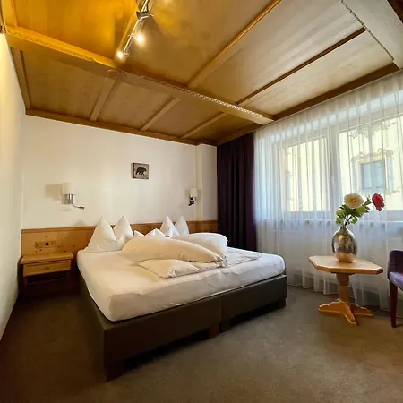 Haus Steffeler בית הארחה 3*