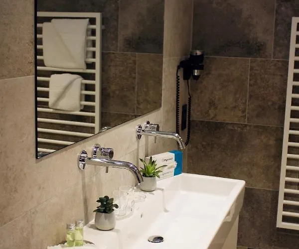 Haus Steffeler בית הארחה 3*